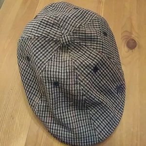 A L/XL Penguin Flat Cap